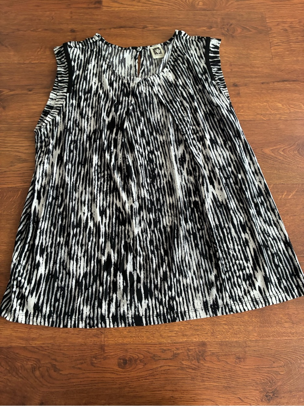 Anne Klein sleeveless top size XL